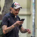 Парень с татуировками на лице, шее и руках 7 tatufoto.com - уличная тату