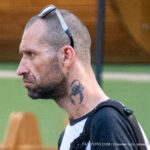 Старая татуировка со скорпионом на шее мужчины 4 tatufoto.com - уличная тату