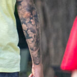 Тату рукав с цветами на правой руке мужчины 9 tatufoto.com - уличная тату