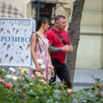 Тату три треугольника на шее и кельтские блекворк узоры на руках мужчины 3 tatufoto.com - уличная тату