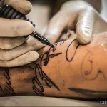 Уход за татуировкой - картинка для статьи tatufoto.com 22112022 16