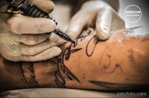 Уход за татуировкой - картинка для статьи tatufoto.com 22112022 16