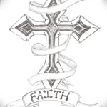 Черно-белый эскиз татуировки креста, обвитого лентой с надписью 'FAITH'. Детализированный рисунок для вдохновения.