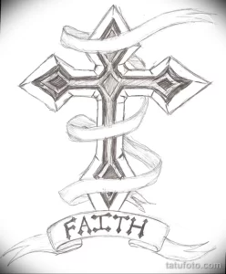 Черно-белый эскиз татуировки креста, обвитого лентой с надписью 'FAITH'. Детализированный рисунок для вдохновения.