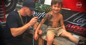 фото - В Нью-Йорке арестовали мать за татуировку сына 23.11.22 №0007 - tatufoto.com