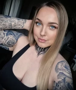 Современная женская татуировка на фото 03.01.23 №0024 - tatufoto.com