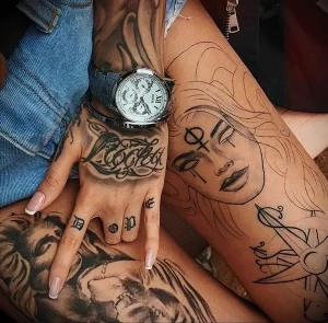 Современная женская татуировка на фото 03.01.23 №0025 - tatufoto.com