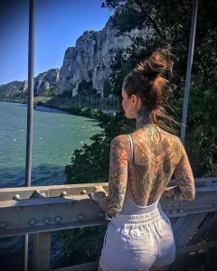 Современная женская татуировка на фото 03.01.23 №0028 - tatufoto.com