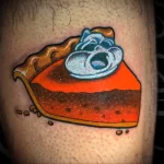 Фото пример татуировки с рисунком пирога 24.01.23 №0044 - tatufoto.com