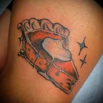 Фото пример татуировки с рисунком пирога 24.01.23 №0078 - tatufoto.com