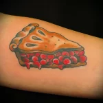 Фото пример татуировки с рисунком пирога 24.01.23 №0081 - tatufoto.com