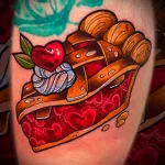 Фото пример татуировки с рисунком пирога 24.01.23 №0093 - tatufoto.com
