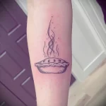 Фото пример татуировки с рисунком пирога 24.01.23 №0144 - tatufoto.com