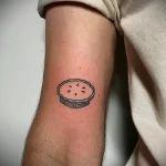 Фото пример татуировки с рисунком пирога 24.01.23 №0256 - tatufoto.com