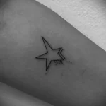 Фото рисунка татуировки звезда для денег 18.01.23 №0044 - tatufoto.com