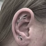 Фото рисунка татуировки на ухе 11.01.23 №0085 - tatufoto.com