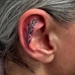 Фото рисунка татуировки на ухе 11.01.23 №0116 - tatufoto.com