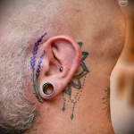 Фото рисунка татуировки на ухе 11.01.23 №0128 - tatufoto.com