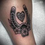 Фото рисунка татуировки подкова для денег 18.01.23 №0041 - tatufoto.com