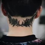 Фото тату венок на шее 23.01.23 №0025 - tatufoto.com