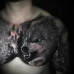 Фото тату волк на груди 25.01.23 №0018 - tatufoto.com
