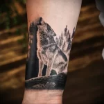 Фото тату воющий волк 25.01.23 №0004 - tatufoto.com