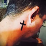 Фото тату крест на шее 23.01.23 №0019 - tatufoto.com