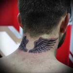 Фото тату крылья на шее 23.01.23 №0017 - tatufoto.com