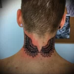 Фото тату крылья на шее 23.01.23 №0026 - tatufoto.com