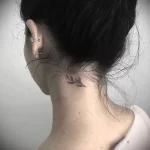 Фото тату на шее для девушек 23.01.23 №0025 - tatufoto.com