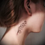 Фото тату на шее для девушек 23.01.23 №0058 - tatufoto.com