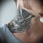 Фото тату на шее мужские 23.01.23 №0038 - tatufoto.com