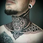 Фото тату на шее мужские 23.01.23 №0046 - tatufoto.com