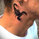 Фото тату скорпион на шее 23.01.23 №0009 - tatufoto.com