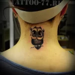 Фото тату сова на шее 23.01.23 №0018 - tatufoto.com
