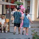 Фрагмент цветной татуировки на запястье правой руки мужчины 1
