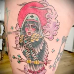 Рисунок татуировки птица медсестра на левом бедре девушки - tatufoto.com 110223 - 076