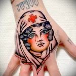 Рисунок татуировки с медсестрой на костяшках правой руки - tatufoto.com 110223 - 096