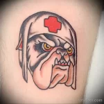 Рисунок татуировки с собакой бульдогом в шапке медсестры - tatufoto.com 110223 - 112