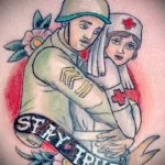 Рисунок татуировки солдат обнимает медсестру и надпись будь собой - tatufoto.com 110223 - 118
