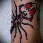 Татуировка с разбитым сердцем и скорпионом - tatufoto.com 10022023 - 122