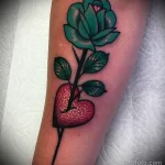Татуировка с рисунком розы продетой в сердце - tatufoto.com 10022023 - 127