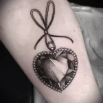 Татуировка с рубином в виде сердца - tatufoto.com 10022023 - 131