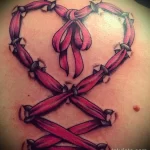 Татуировка шнуровка от корсета на спине в виде сердца - tatufoto.com 10022023 - 178