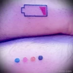 маленький рисунок татуировки батарейка с красным индикатором заряда - tatufoto.com 180223 - 011
