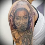 реалистичный рисунок татуировки с медсестрой на правом плече - tatufoto.com 110223 - 038