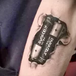 рисунок биомеханической татуировки с батарейкой Duracell внутри руки - tatufoto.com 180223 - 018