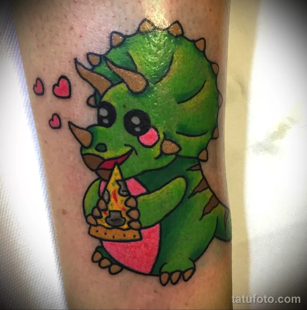 рисунок татуировки с зелёным динозавром у которого кусок пиццы в руках - tatufoto.com 08022023 - 047