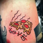 рисунок татуировки с кусочком пиццы и перечёркнутая надпись любовь - tatufoto.com 08022023 - 057
