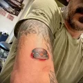 Эй Джей Маклин из Backstreet Boys сделал новую татуировку с рисунком гамбургера - фото для статьи tatufoto.com 1